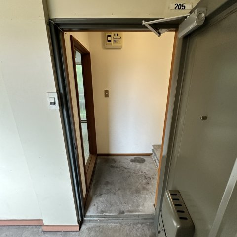 ハイツ高村の玄関