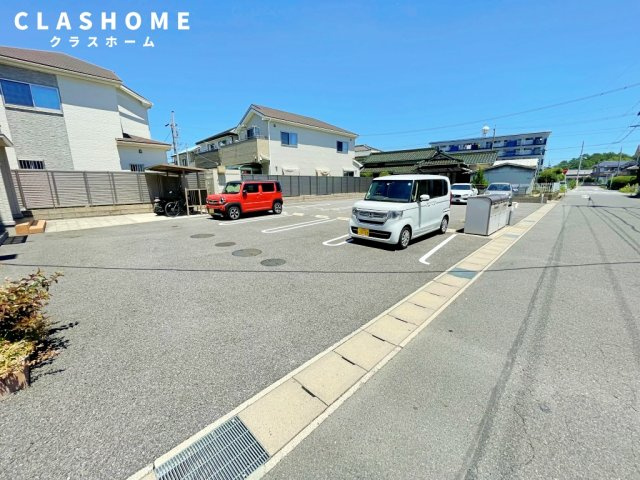 マルベリー　　刈谷市近郊の賃貸はクラスホーム刈谷店の駐車場