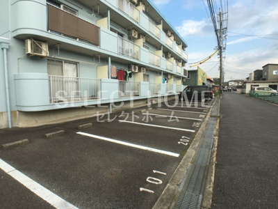 【駐車場】 | ユースハイツ | 駐車場に車を止められます