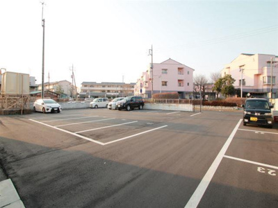 【駐車場】 | パークヒルマンション | 駐車場もあります