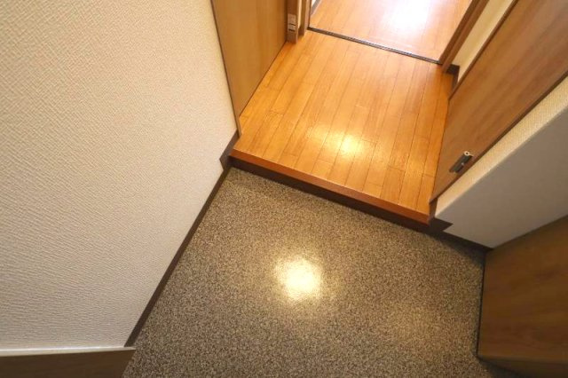 第25関根マンションの玄関