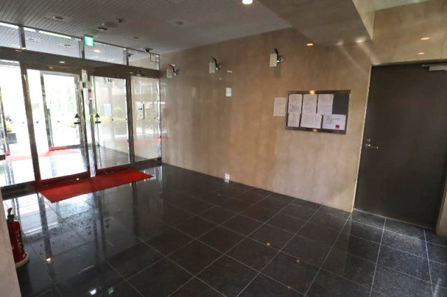 第21関根マンションのエントランス