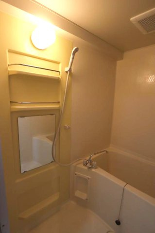 アビタシオン橋本Iの浴室