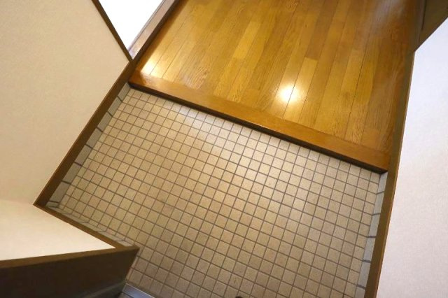 アビタシオン橋本Iの玄関