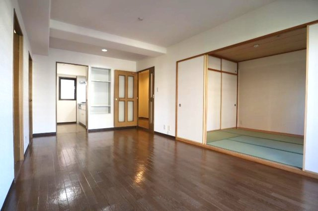 アビタシオン橋本Iの居間・リビング