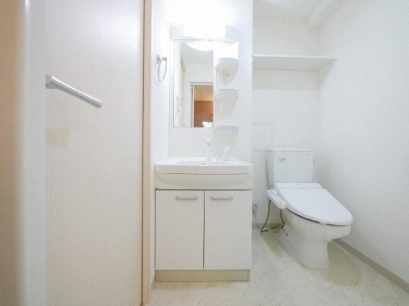 ラクラス新大阪の洗面所