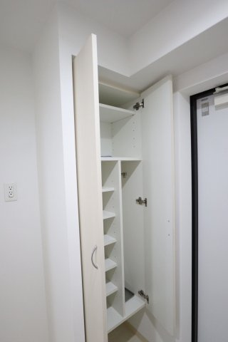 ラクラス新大阪の収納|シューズボックス
