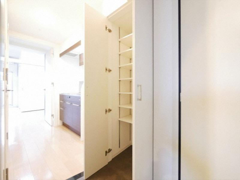 セレニテ江坂ルフレの収納