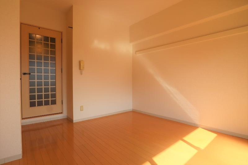 東明マンション新東の洋室