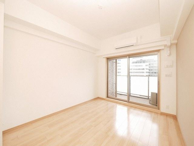 レオングラン新大阪レジデンスの居間・リビング