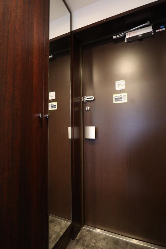 レジディア新大阪IIの玄関