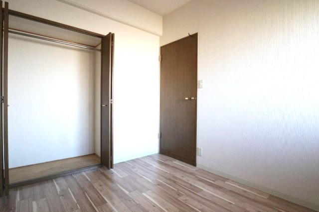 グラシュー森の洋室