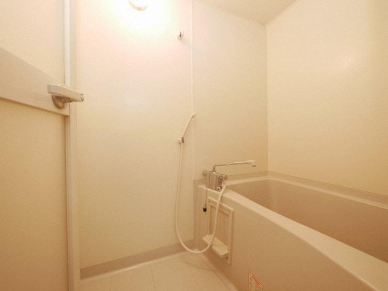 グランシャルマン新大阪の浴室