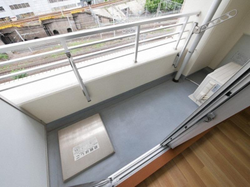 グランシャルマン新大阪のバルコニー