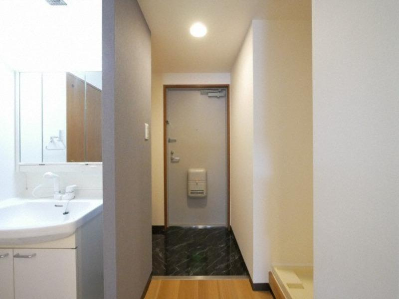 グランシャルマン新大阪の玄関