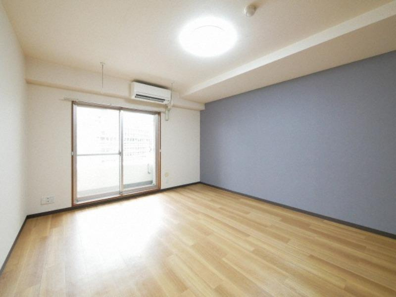 グランシャルマン新大阪の居間・リビング