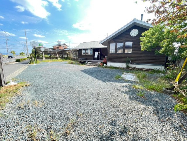 知立市八ッ田町久根ノ内店舗・事務所の外観