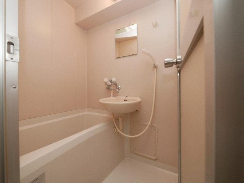 新大阪セレニテの浴室