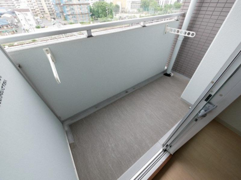 新大阪セレニテのバルコニー