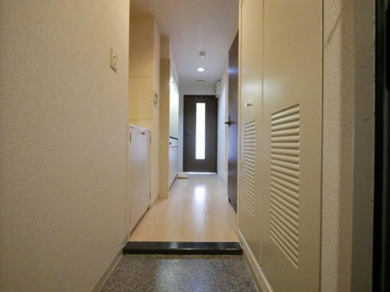 新大阪セレニテの玄関