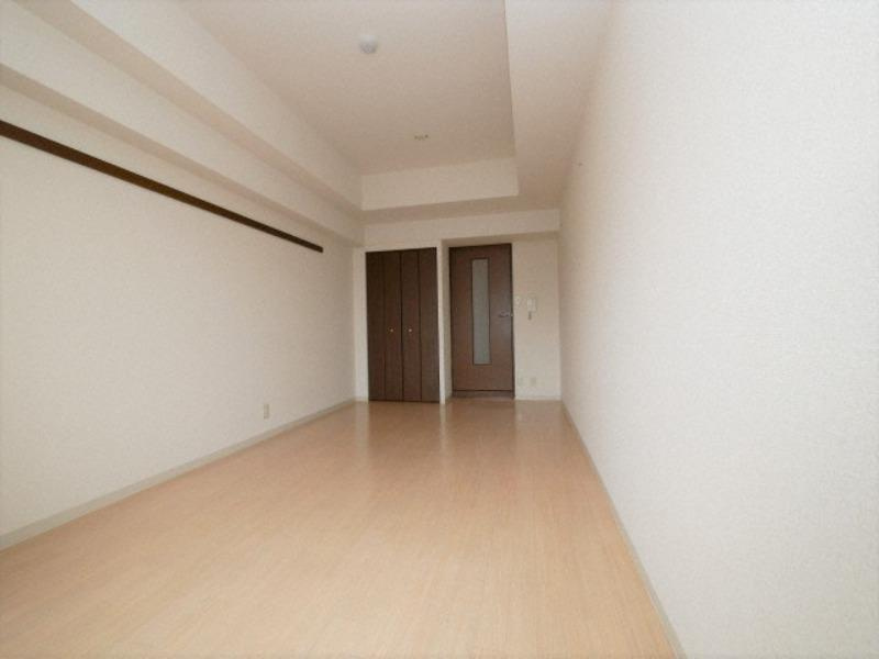 新大阪セレニテの居間・リビング