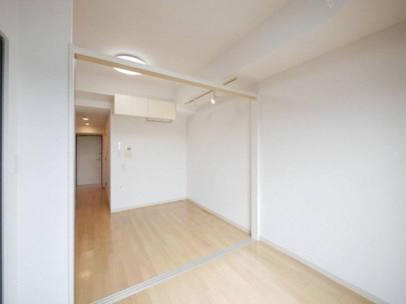 RIDGE江坂の洋室