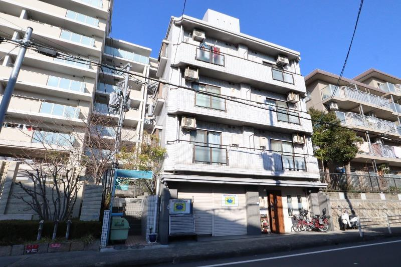 ティラーレ千里丘の外観