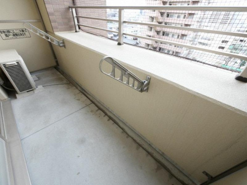 プルミエールメゾン江坂のバルコニー