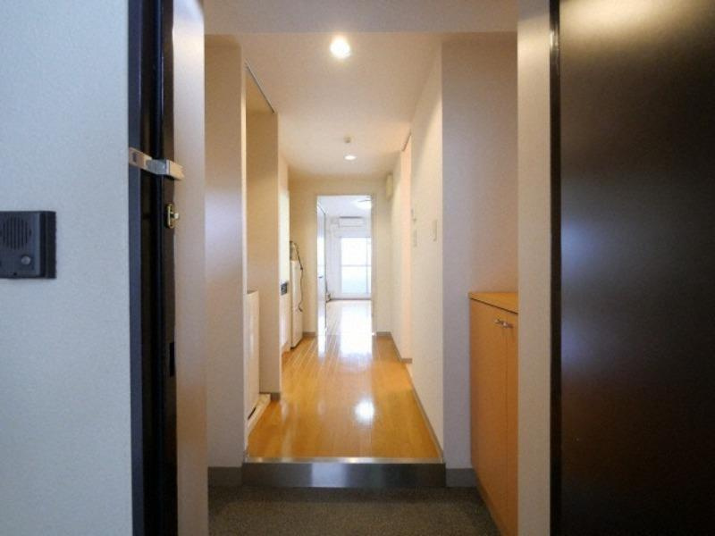 プルミエールメゾン江坂の玄関