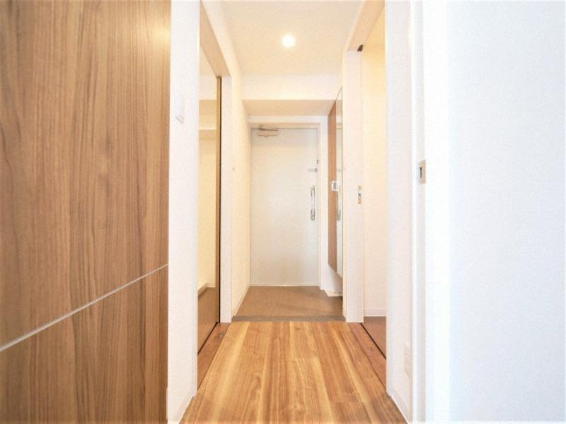 リッジガーデンエサカワンの玄関