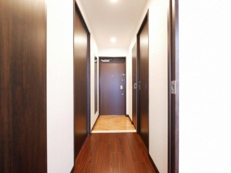 プレジオ十三の玄関