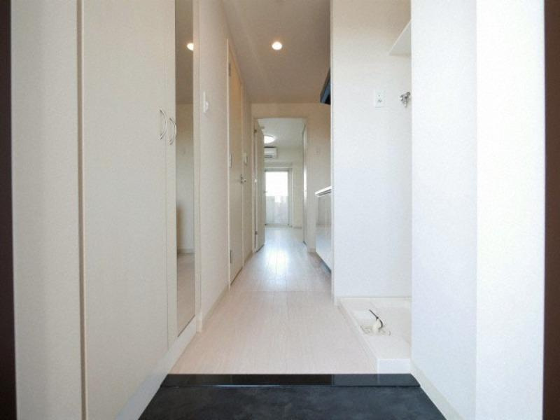 アリビオ江坂南金田の玄関