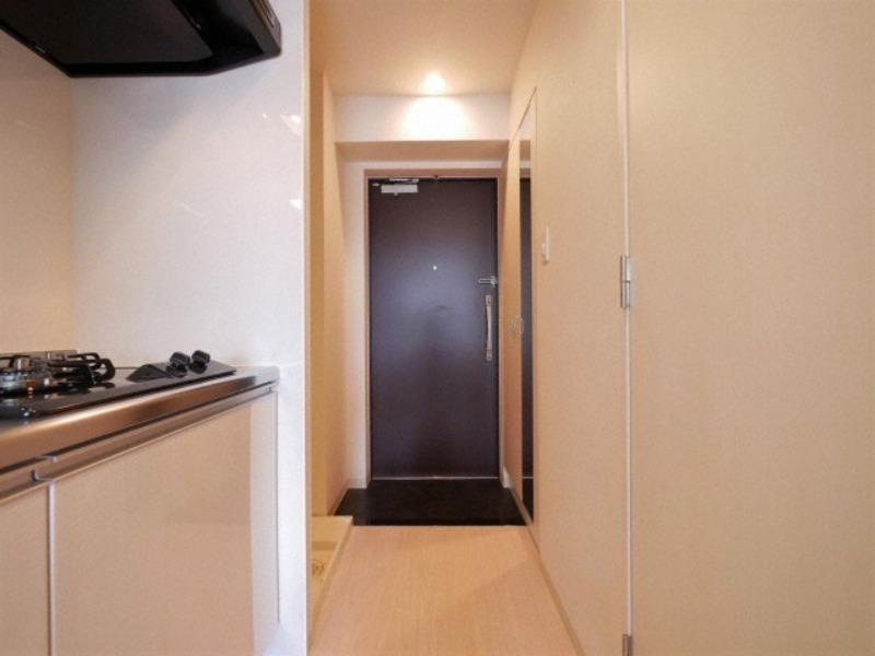 アリビオ江坂南金田の玄関