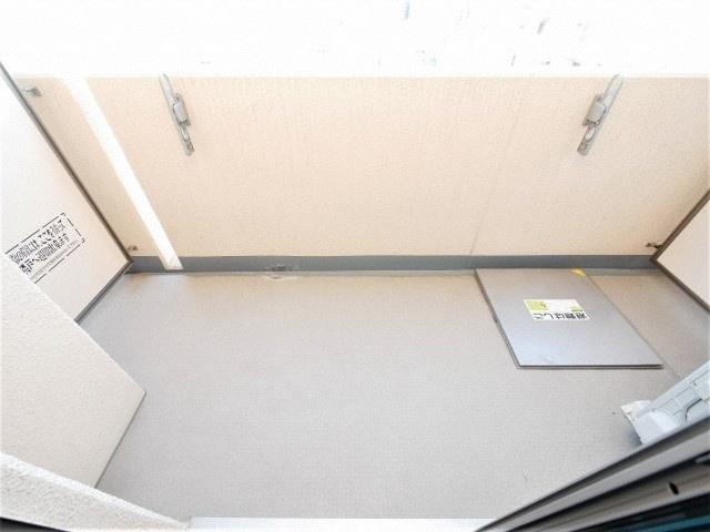 サムティ江坂JuReveのバルコニー