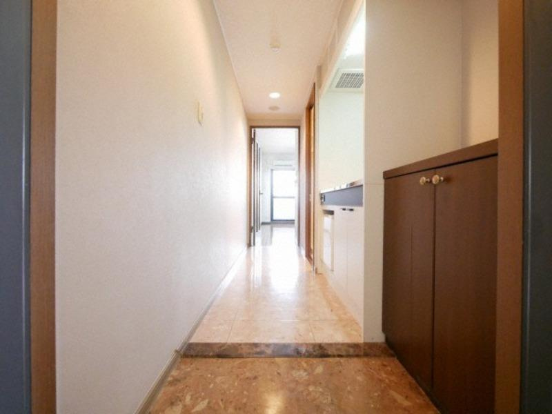 アスリート新大阪IIの玄関