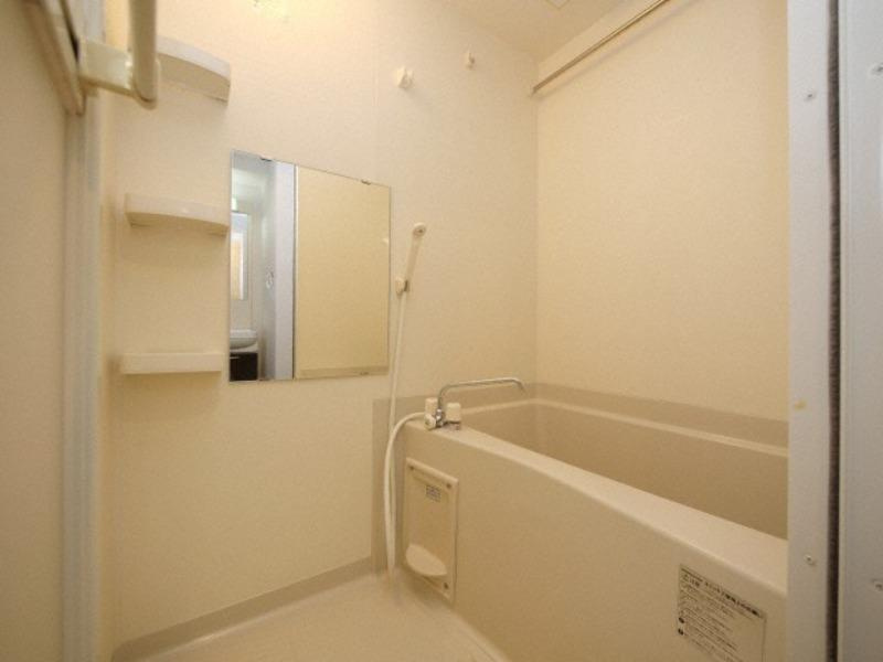 コンフォレスパシンオオサカの浴室