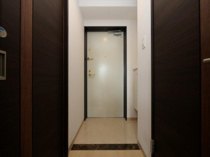 コンフォレスパシンオオサカの玄関