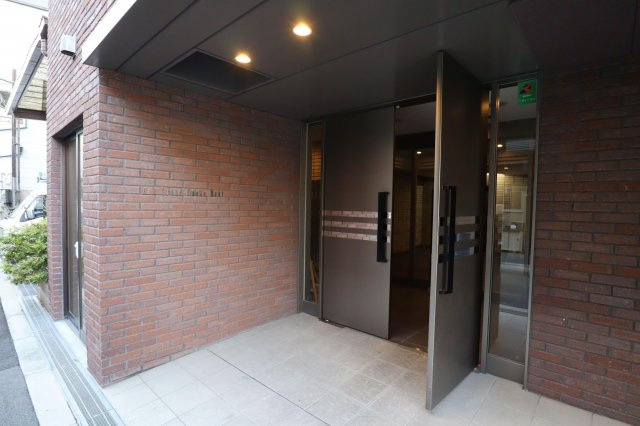 アークグラン大阪WESTの外観