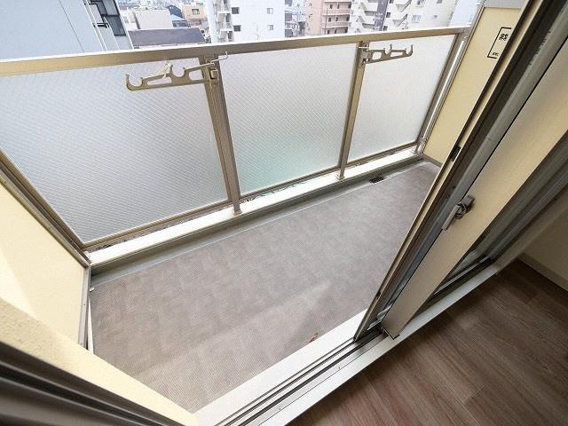 アリビオ江坂垂水町のバルコニー