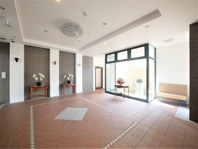 アリビオ江坂垂水町のエントランス