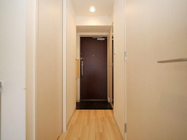 アリビオ江坂垂水町の玄関