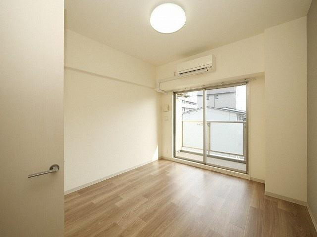 アリビオ江坂垂水町の居間・リビング