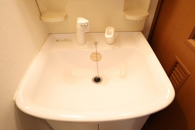 ラトゥール江坂の独立洗面台|洗髪洗面化粧台