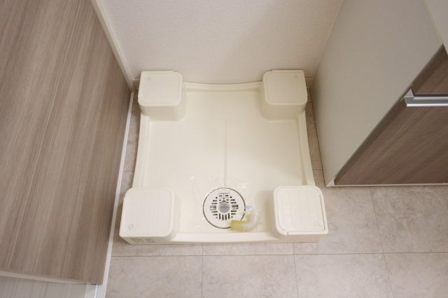 グランセジュール江坂の洗面所|洗濯機置場