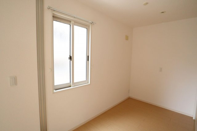 サニーコートの洋室