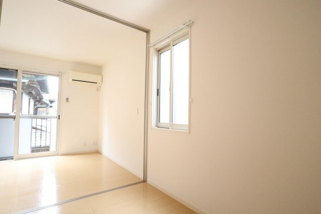 サニーコートの洋室