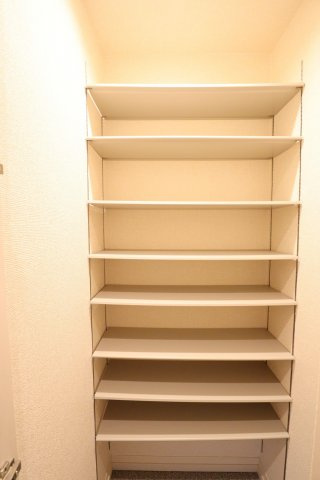 エルスール江坂の収納
