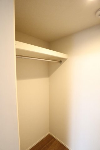 カーサ　マリーナ　モンテカルロの寝室|ウォークインクローゼット