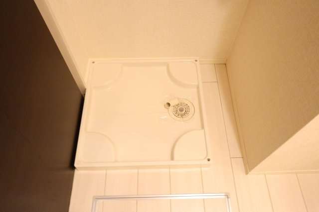 クレール西の庄の洗面所|洗濯機置場