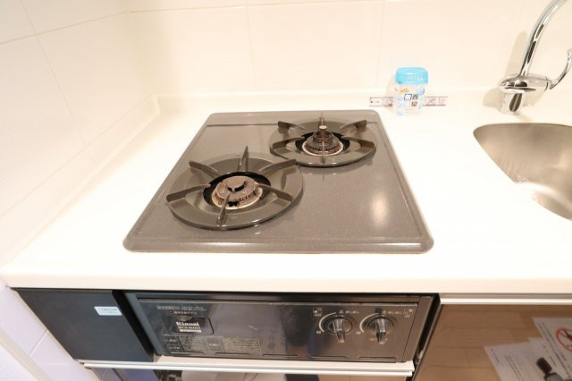 エスティメゾン京橋のキッチン|2口ガスコンロ